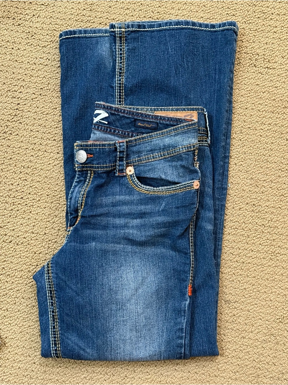 Seven7 women’s Bootcut Jeans in Medium Blue Wash